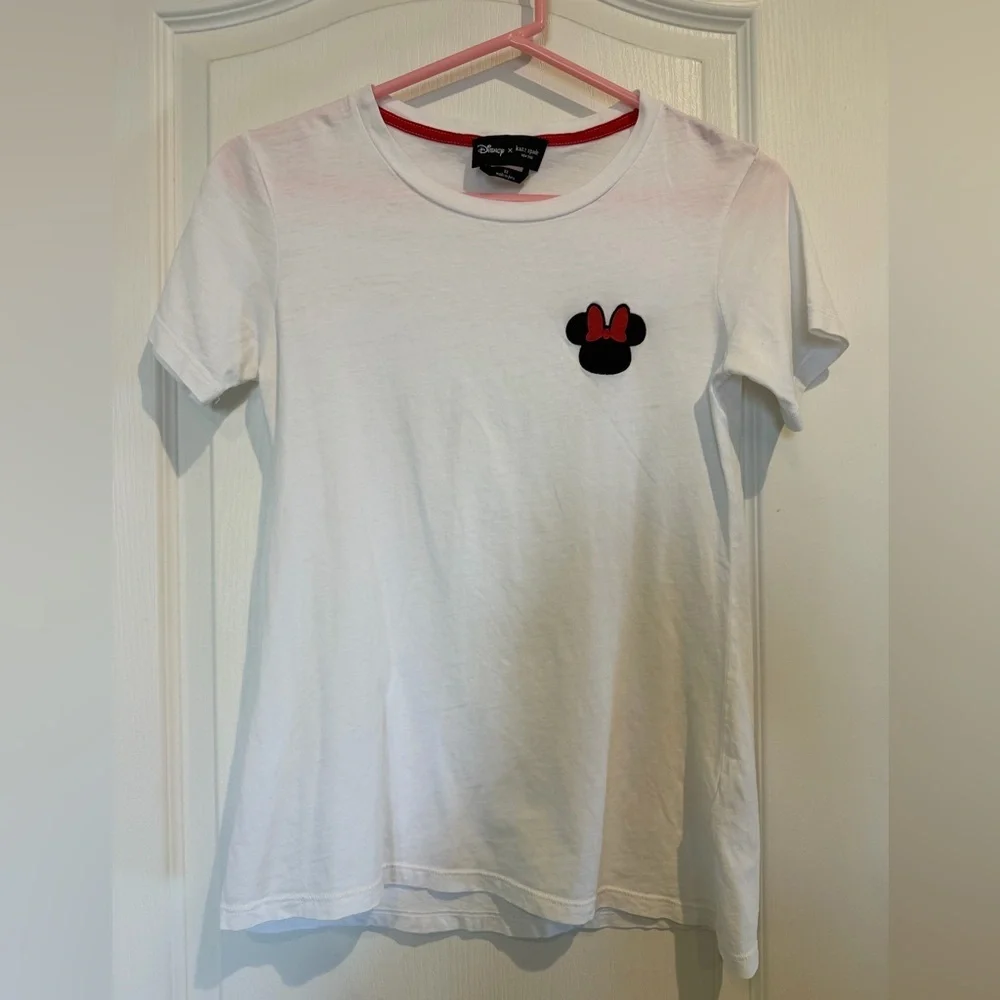 kate spade White Short-Sleeve Tee with Black Minnie Mousse Patch Disney colab